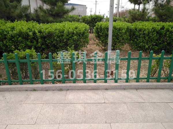 草坪护栏