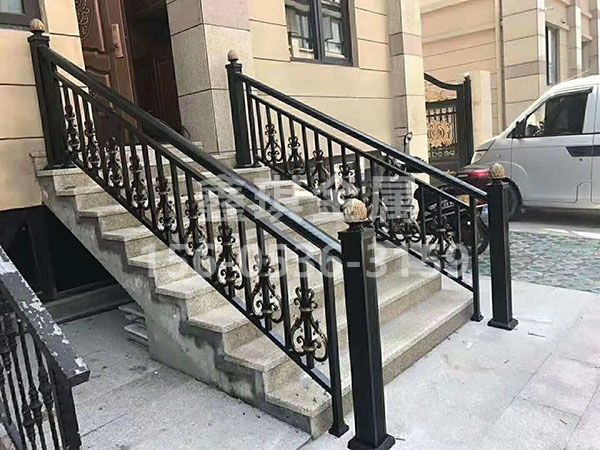楼梯扶手